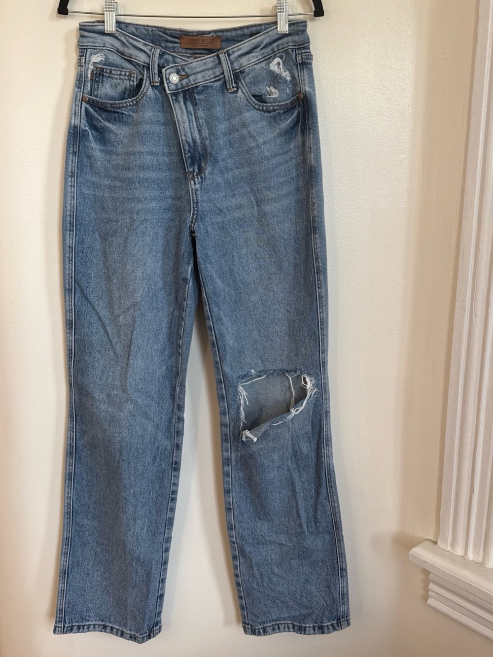 Judy Blue Medium Wash Dad Straight Leg Jeans with Knee Distress
